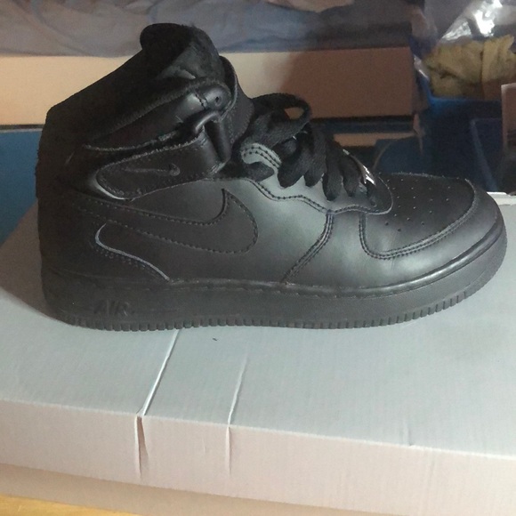 black air force size 5.5